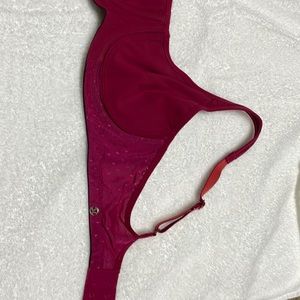 Lululemon Boob Wired BraBumble Berry